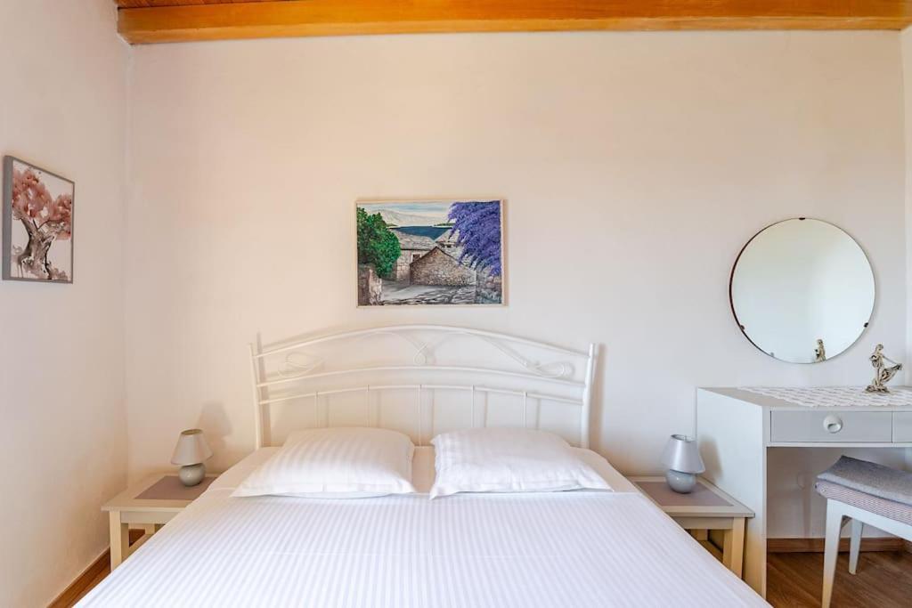 Pinta Apartments Lumbarda Extérieur photo