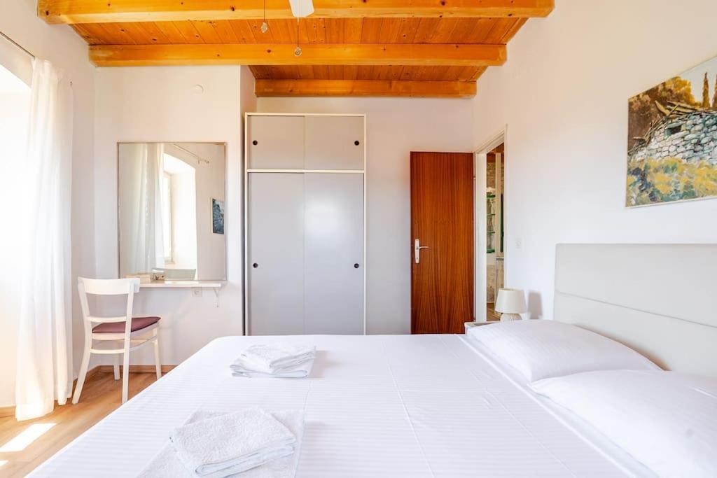 Pinta Apartments Lumbarda Extérieur photo