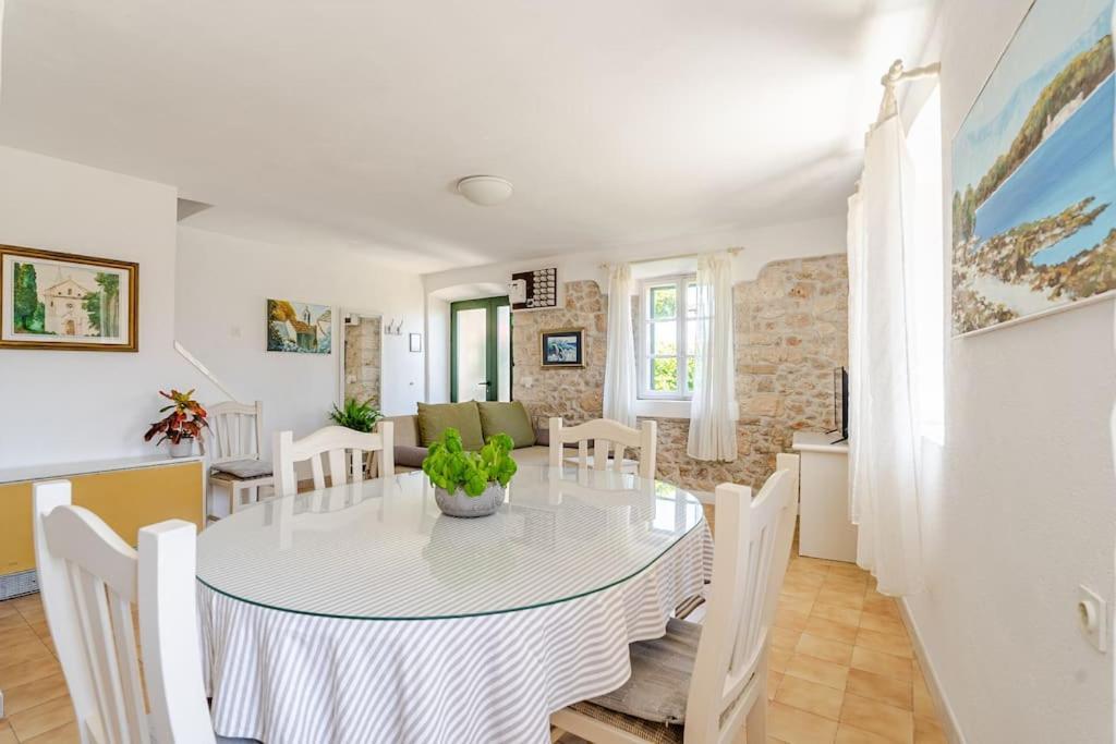 Pinta Apartments Lumbarda Extérieur photo
